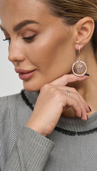 Фото sergi-roza-serebranye-01 товару Сережки Троянда срібні Фото sergi-roza-serebranye-01 товару Сережки Троянда срібні