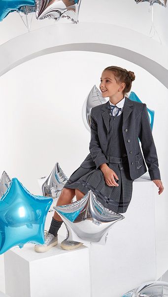 Фото seryj-zaket-dla-devocki-01 товару Сірий жакет для дівчинки Фото seryj-zaket-dla-devocki-01 товару Сірий жакет для дівчинки