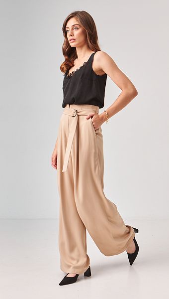 Фото top-cernyj-s-rusej-02 товару Топ чорний з рюшею0 Фото top-cernyj-s-rusej-02 товару Топ чорний з рюшею0