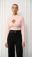 Фото top-trikotaznyj-s-vyrezom-pudrovyj-1 товару Топ трикотажний з вирізом пудровий0