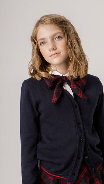 Фото trikotaznaa-kofta-dla-devocki-sinaa-s-krasnym-kant-05 товару Трикотажна кофта для дівчинки синя з червоним кантом0 Фото trikotaznaa-kofta-dla-devocki-sinaa-s-krasnym-kant-05 товару Трикотажна кофта для дівчинки синя з червоним кантом0