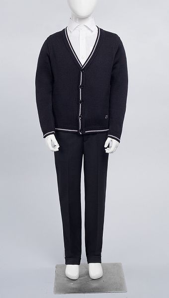 Фото trikotaznaa-kofta-dla-malcika-cernaa-s-serym-kantom-01 товару Трикотажна кофта для хлопчика чорна з сірим кантом0