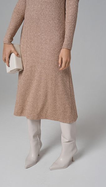 Фото trikotaznoe-plate-trapecia-karamelnoe-15 товару Трикотажне плаття трапеція карамельне0