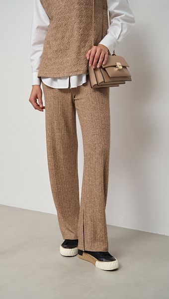 Фото trikotaznye-bruki-zenskie-karamelnye-3 товара Трикотажные брюки женские карамельные0 Фото trikotaznye-bruki-zenskie-karamelnye-3 товара Трикотажные брюки женские карамельные0