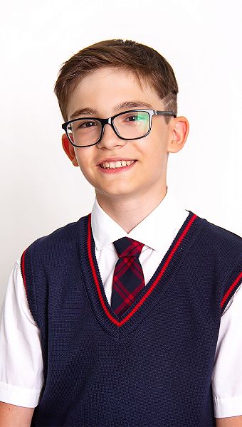 Фото trikotaznyj-zilet-sinij-s-krasnym-kantom-07 товару Трикотажний жилет синій з червоним кантом0 Фото trikotaznyj-zilet-sinij-s-krasnym-kantom-07 товару Трикотажний жилет синій з червоним кантом0