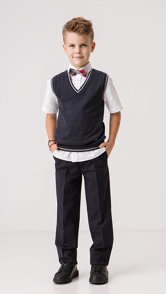 Фото trikotaznyj-zilet-sinij-s-serym-kantom-01 товара Трикотажный жилет синий с серым кантом0 Фото trikotaznyj-zilet-sinij-s-serym-kantom-01 товара Трикотажный жилет синий с серым кантом0