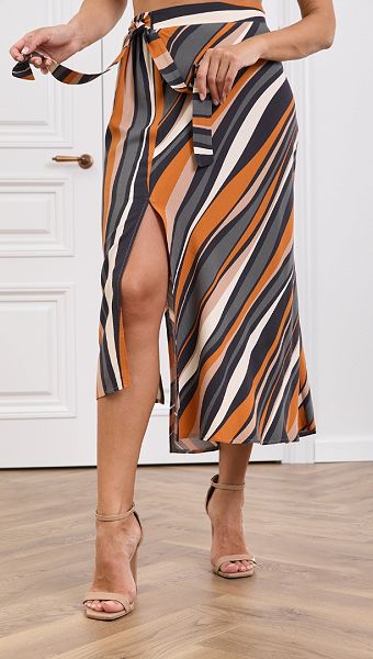 Фото ubka-midi-s-printom-v-polosku-3 товара Юбка миди с принтом в полоску0 Фото ubka-midi-s-printom-v-polosku-3 товара Юбка миди с принтом в полоску0