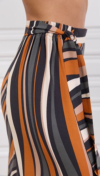 Фото ubka-midi-s-printom-v-polosku-4 товара Юбка миди с принтом в полоску0 Фото ubka-midi-s-printom-v-polosku-4 товара Юбка миди с принтом в полоску0