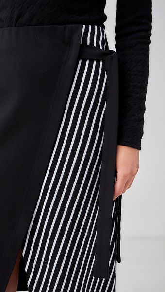 Фото ubka-trikotaznaa-cerno---belaa-05 товару Спідниця трикотажна чорно - біла0 Фото ubka-trikotaznaa-cerno---belaa-05 товару Спідниця трикотажна чорно - біла0