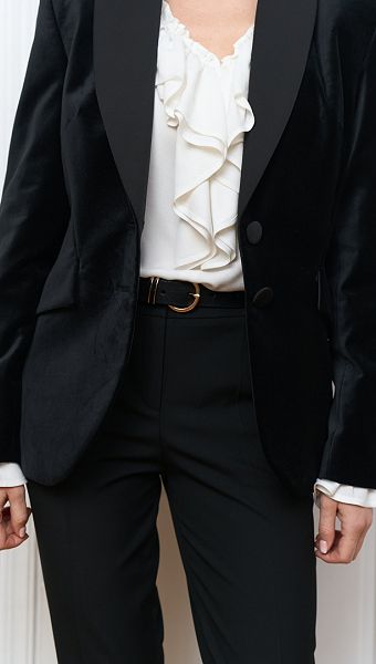 Фото zaket-zenskij-barhatnyj-cernyj-04 товара Жакет женский бархатный черный0