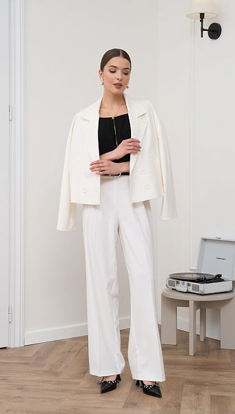 Фото zaket-zenskij-pramoj-molocnyj-02 товару Жакет жіночий прямий молочний