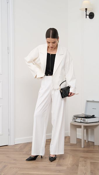 Фото zaket-zenskij-pramoj-molocnyj-04 товара Жакет женский прямой молочный0