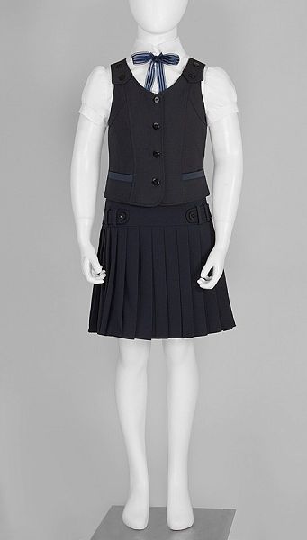 Фото zilet-dla-devocki-s-otdelkoj-11 товару Жилет для дівчинки з оздобленням Фото zilet-dla-devocki-s-otdelkoj-11 товару Жилет для дівчинки з оздобленням