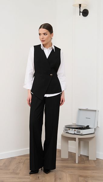 Фото zilet-s-remnami-cernyj-02 товара Жилет с ремнями черный0