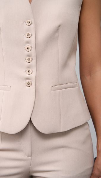 Фото zilet-zenskij-klassiceskij-bezevyj-05 товара Жилет женский классический бежевый0 Фото zilet-zenskij-klassiceskij-bezevyj-05 товара Жилет женский классический бежевый0