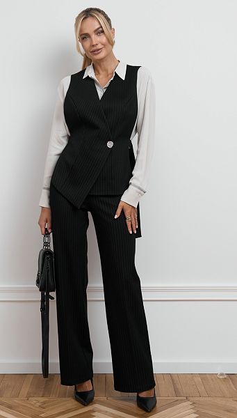 Фото zilet-zenskij-v-polosku-cernyj-01 товару Жилет жіночий в смужку чорний Фото zilet-zenskij-v-polosku-cernyj-01 товару Жилет жіночий в смужку чорний